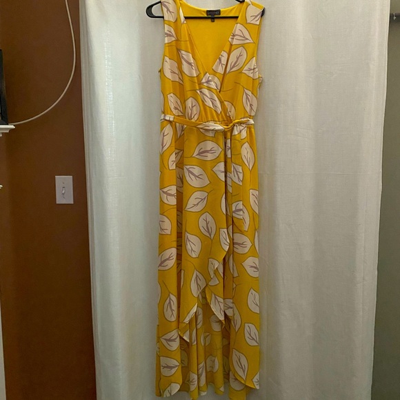 🎀 2 for $20sale 🎀 Gorgeous hi-low wrap style dress - Picture 3 of 8